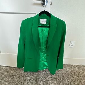 Green blazer size small 💚💚💚